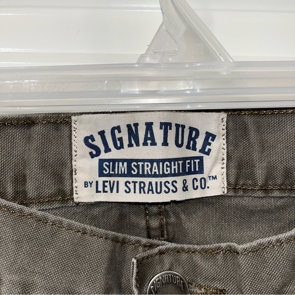 SIGNATURE
SLIM STRAIGHT FIT
BY LEVI STRAUSS & CO.™ mens sz W38 X L32 100% cotton - Picture 3 of 4
